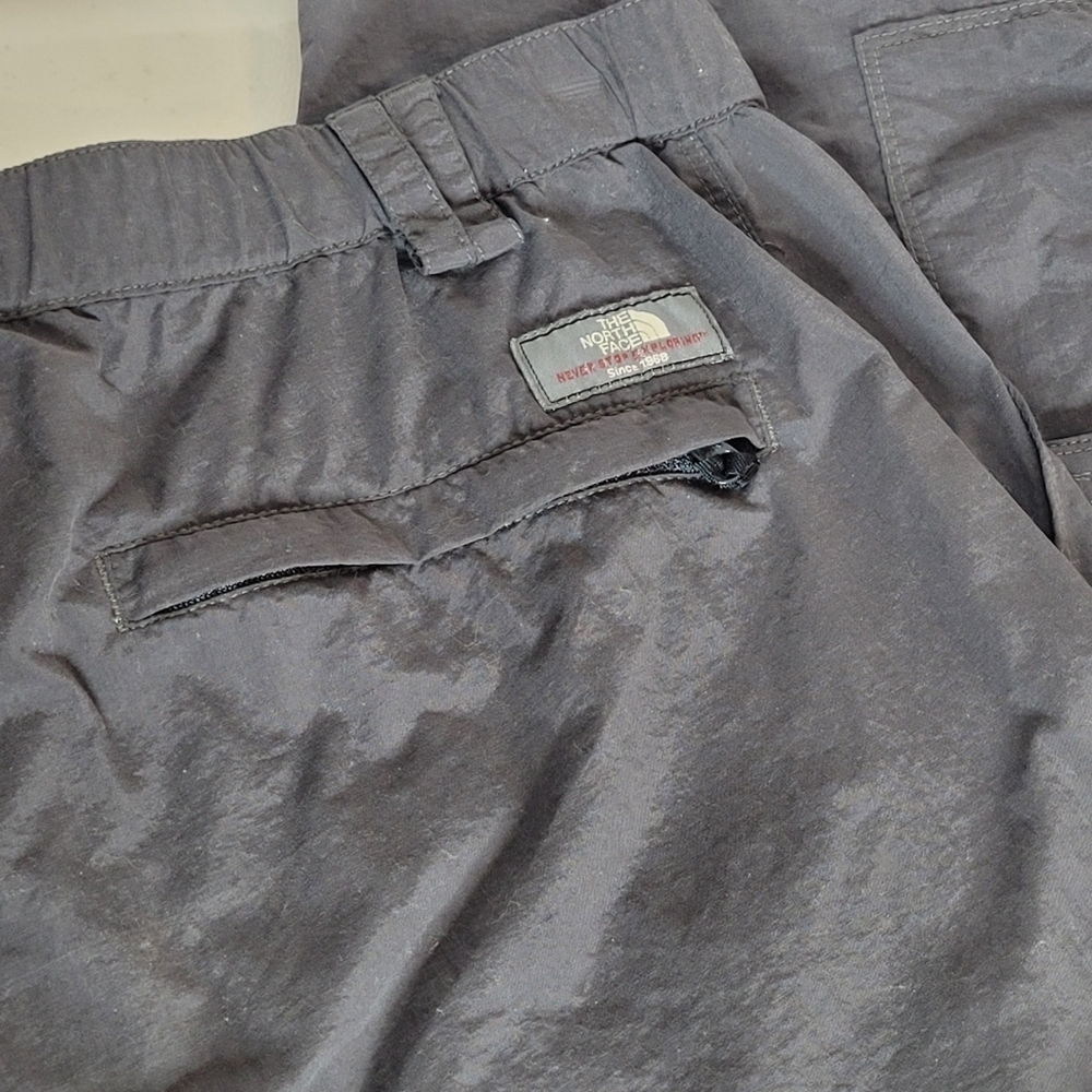 The North Face Nylon Cargo Hiking Capri Pants - Size M - Picture 6 of 14
